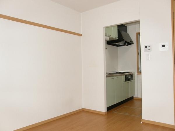 Kitchen. The kitchen is independent