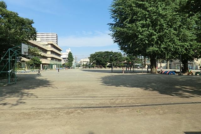 Primary school. Nishi Municipal Tanashi until elementary school 1059m
