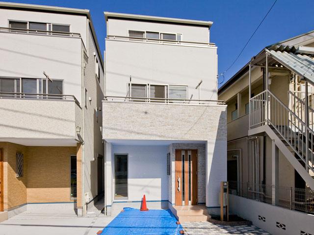 Local appearance photo. Local (10 May 2013) Shooting