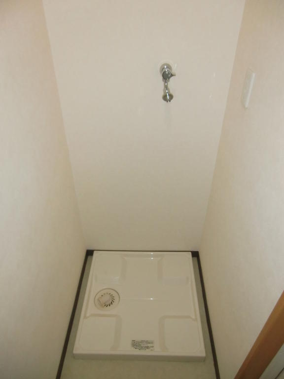 Other. Indoor Laundry Storage