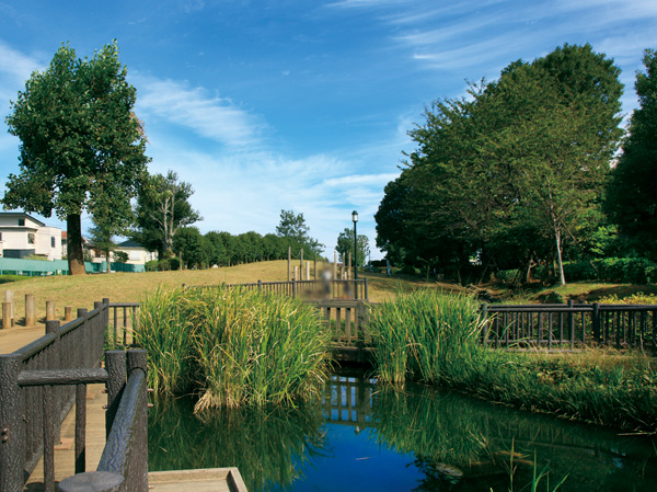 Surrounding environment. Green and water moisture "Yato Seseragi park" (a 12-minute walk / About 950m)