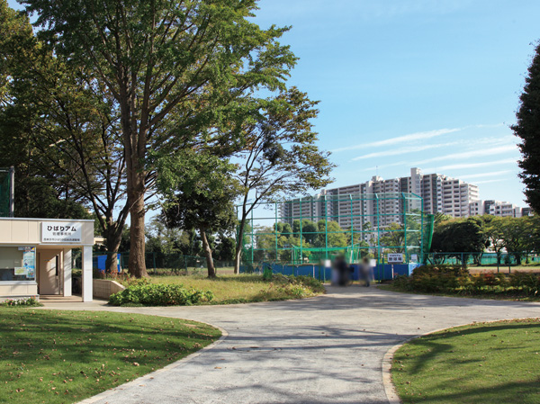 Surrounding environment. A baseball field, tennis courts, "Lark am" (7 minutes walk / About 530m)