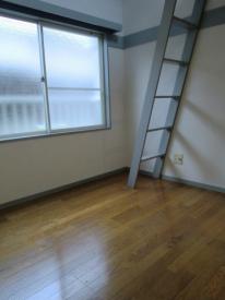 Living and room. ☆ It is bright rooms of the big window ☆