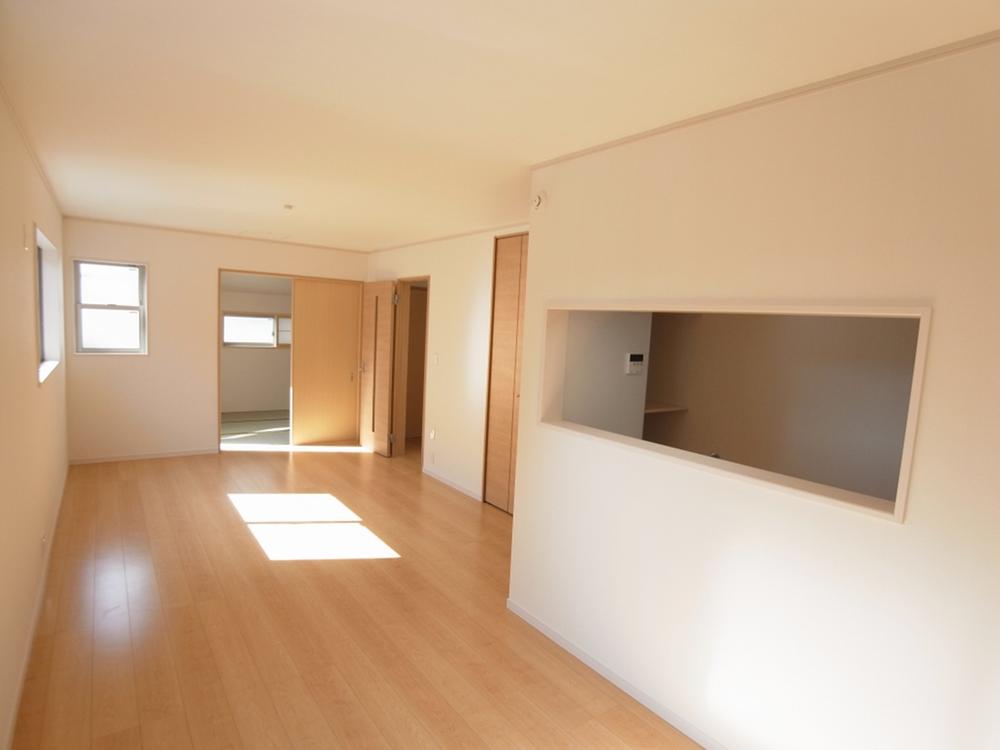 Same specifications photos (living). Seller construction cases _ living