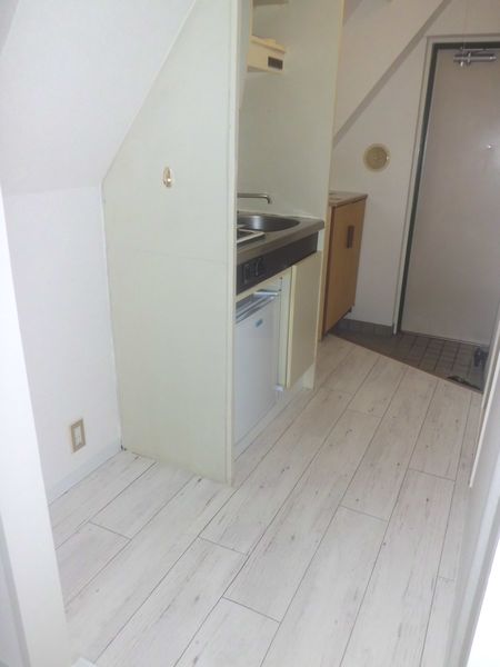 Entrance. Kitchen and entrance