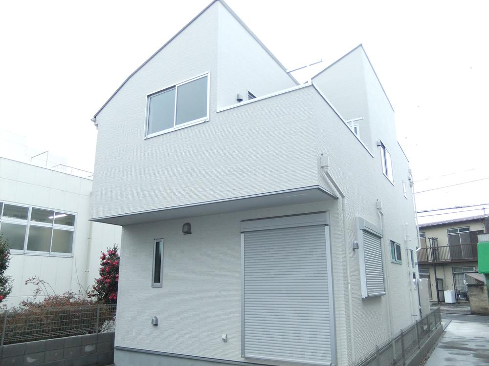 Local appearance photo. South appearance 1 Building