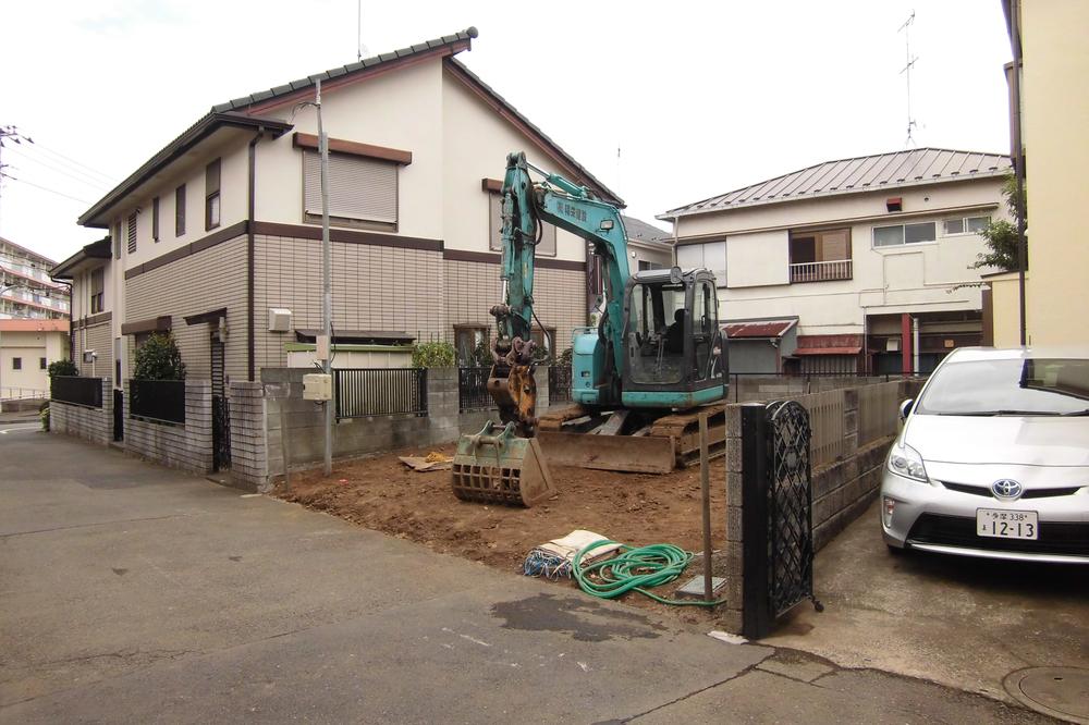 Local photos, including front road. Local (August 2013) Shooting