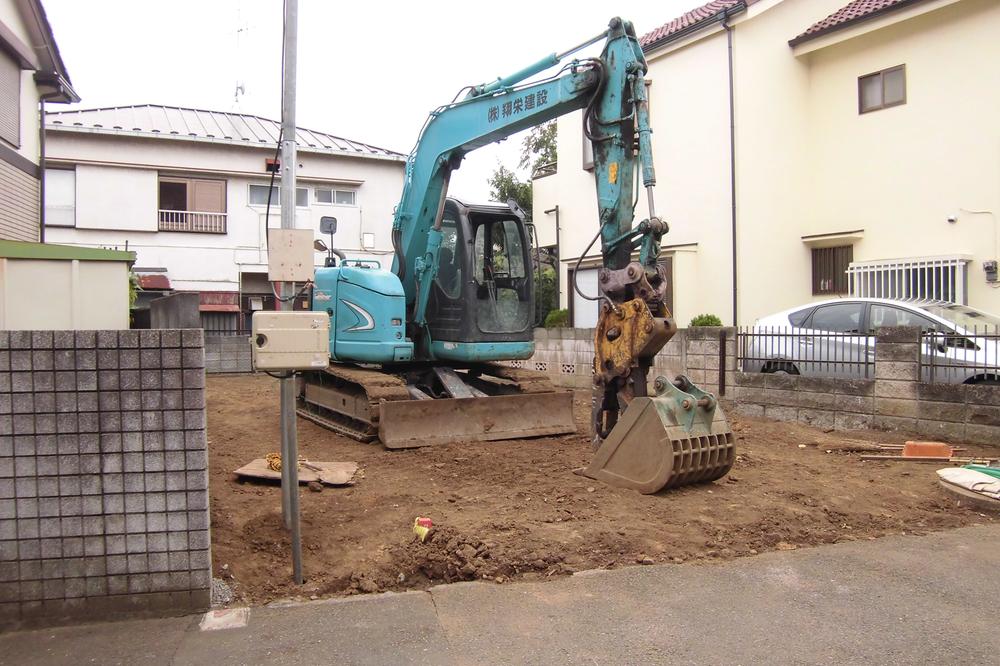 Local photos, including front road. Local (August 2013) Shooting