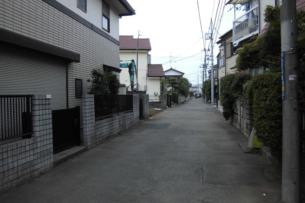 Local photos, including front road. Local (August 2013) Shooting