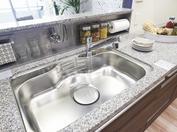 Kitchen you want to focus on ease of use. Stove types and storage, You can choose the top plate and height at no charge. The color of natural granite colors and door of the top plate can also change the, Come true also attention to interior