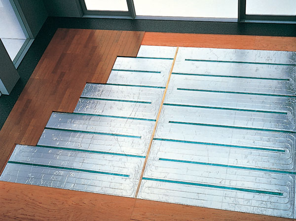 Other.  [TES hot water floor heating] living ・ It employs a hot-water floor heating in the dining. Without causing the wind to wind up the dust, It warms to clean from feet.
