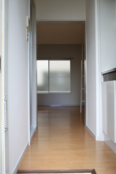 Entrance.  ☆ Is the flooring from the front door