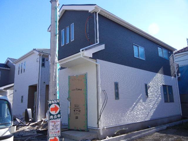 Local appearance photo. Scaffolding was out. 2013.11.23 shooting