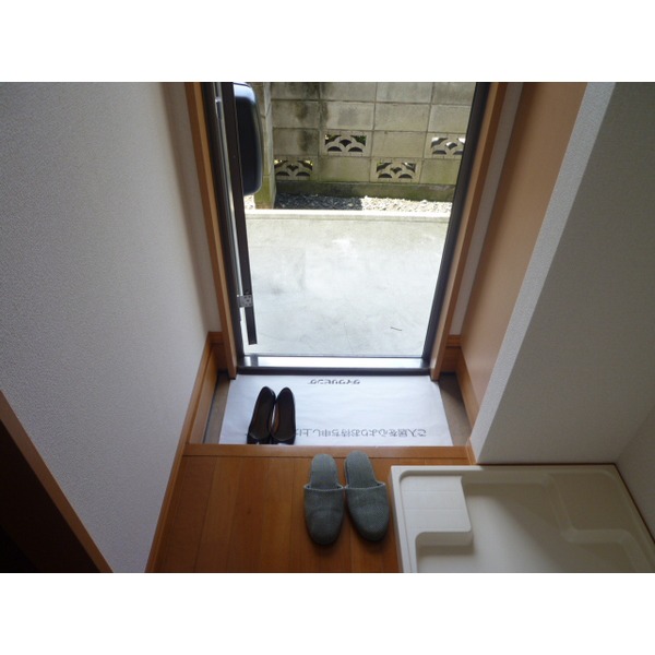 Entrance. Also it comes with a shoebox