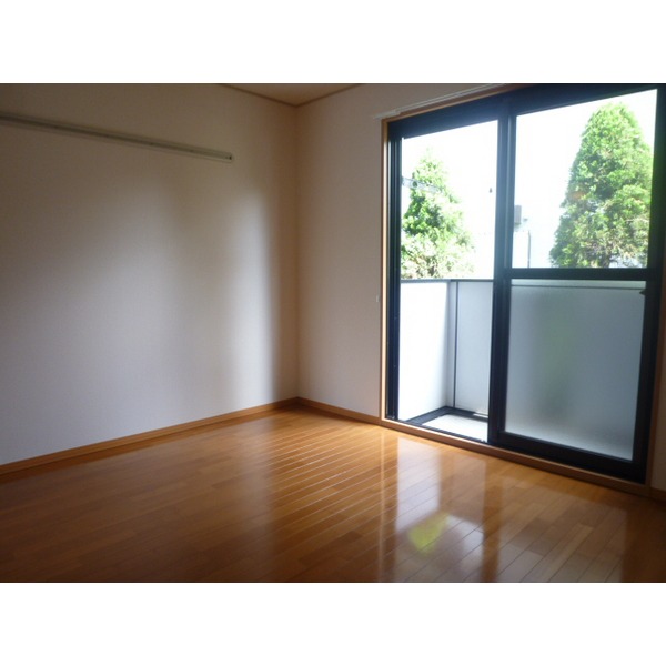 Living and room. South-facing room