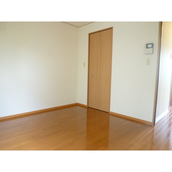 Living and room. South-facing room