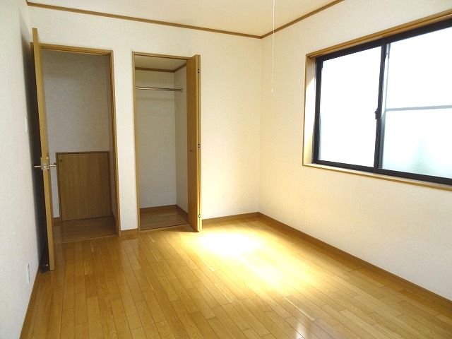 Living and room. All of the windows using a pair glass, All window shutters with