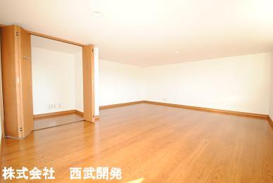 Receipt. Indoor (September 2013) shooting attic storage