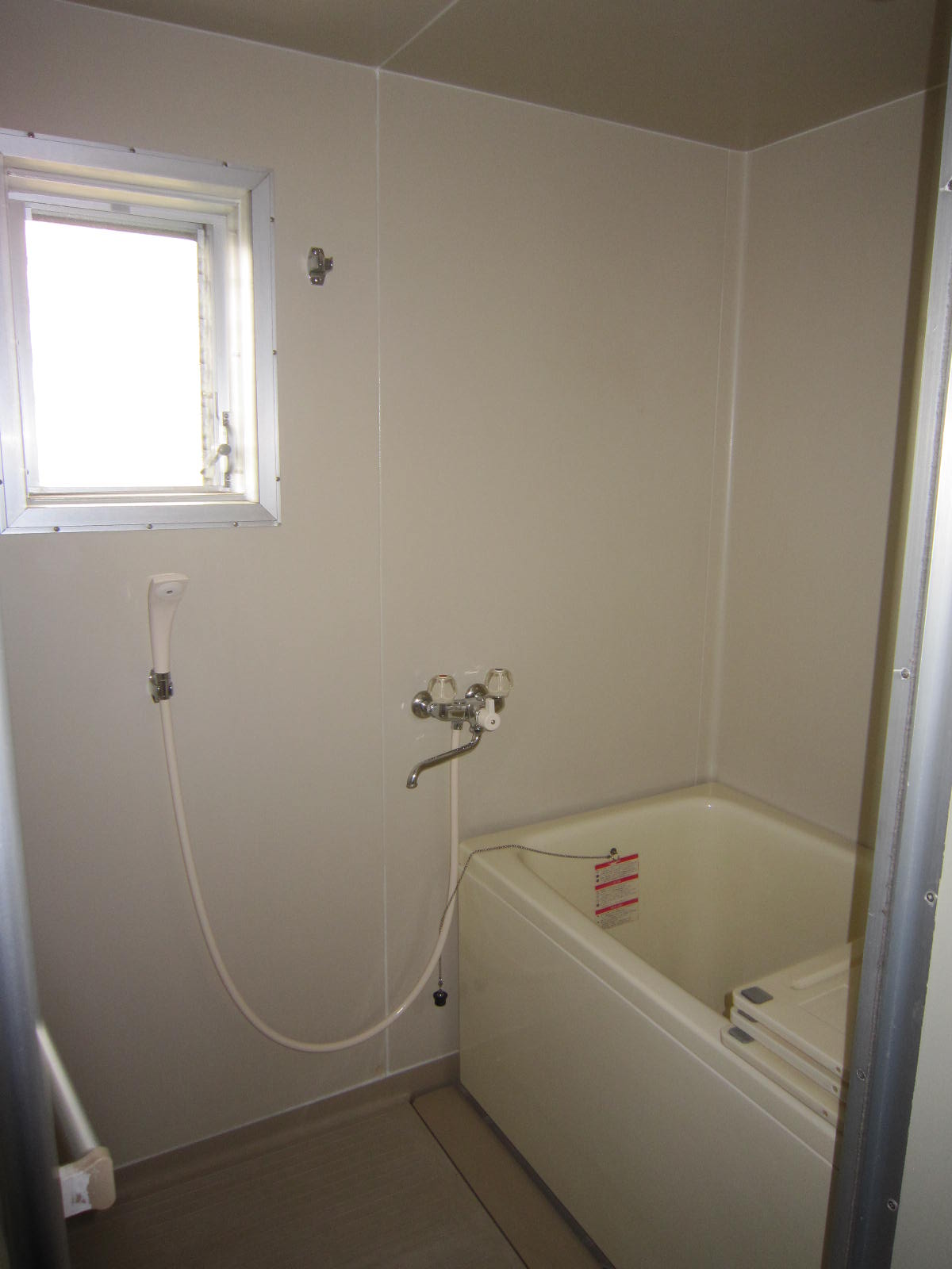 Bath. There is a window, Bright, good bathroom well-ventilated.