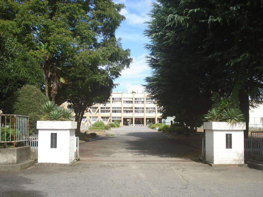 Junior high school. Ome Tatsudai 476m until the third junior high school