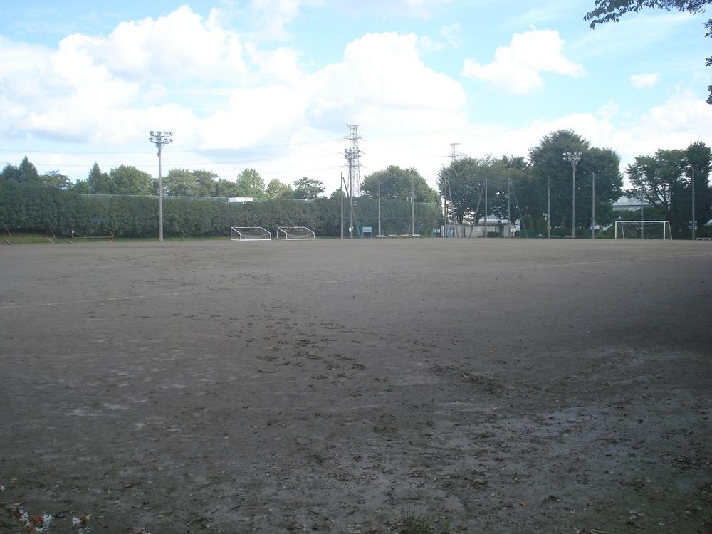 park. 819m until Higashihara park