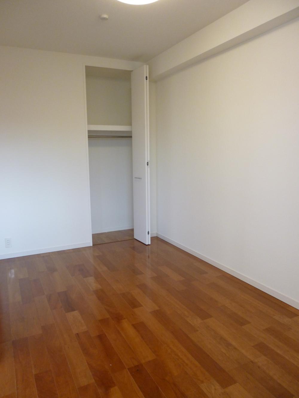 Non-living room. Western-style 5.5 Pledge