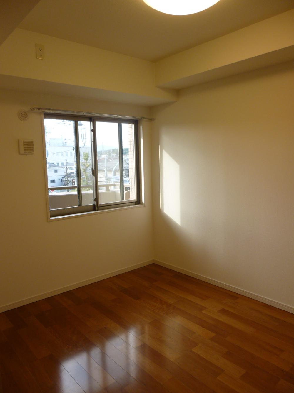 Non-living room. Western-style 6.0 Pledge