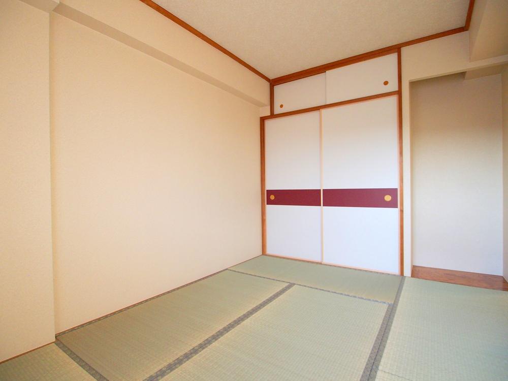 Other introspection. Japanese style room