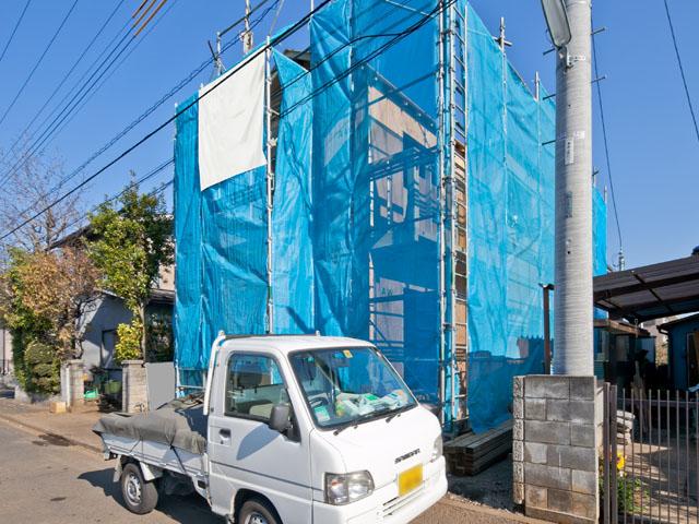 Local photos, including front road. Local (12 May 2013) Shooting