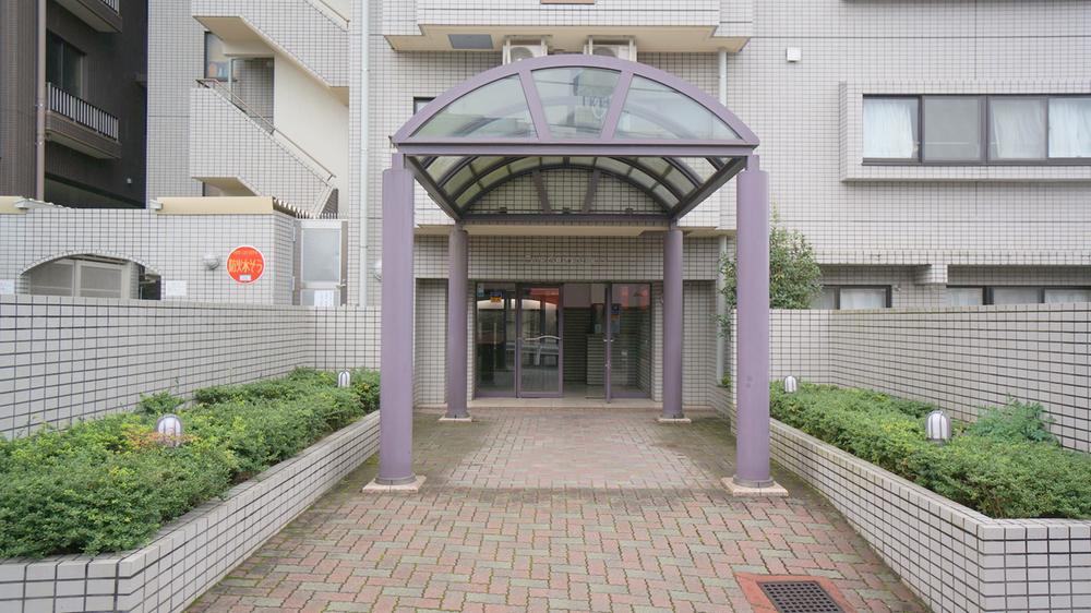 Local appearance photo. Local (11 May 2013) Shooting