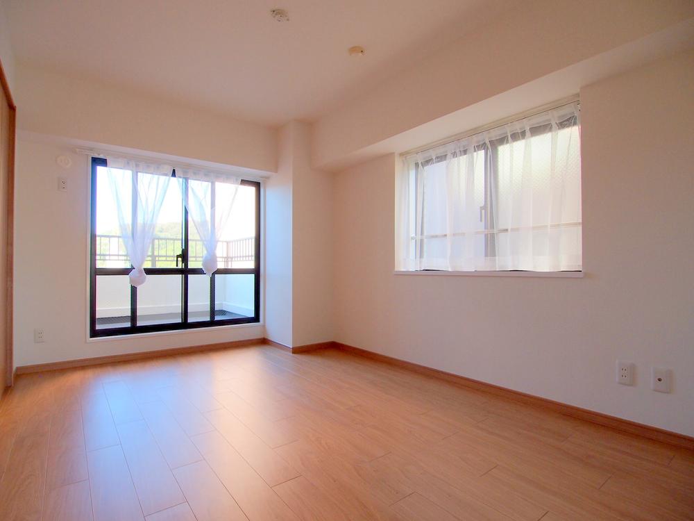 Non-living room. Indoor (11 May 2013) Shooting