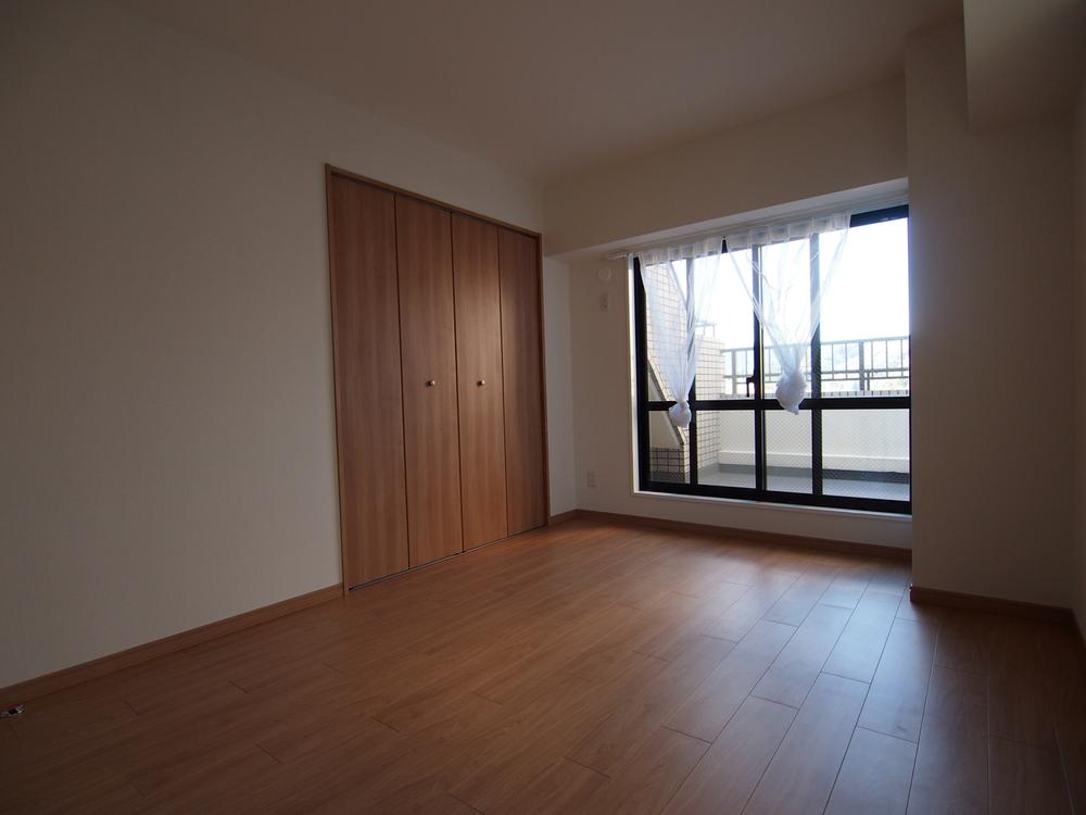 Non-living room. Indoor (11 May 2013) Shooting