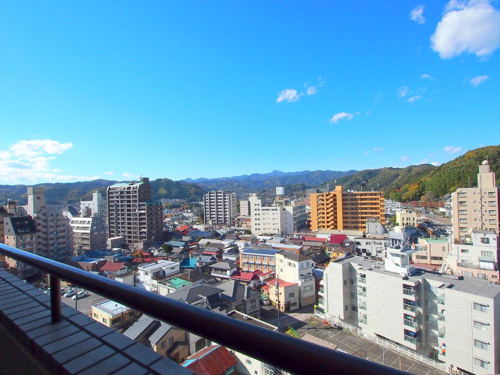 View photos from the dwelling unit. View from the site (November 2013) Shooting