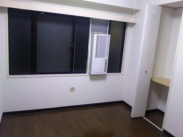 Other introspection. Indoor (11 May 2013) night shooting