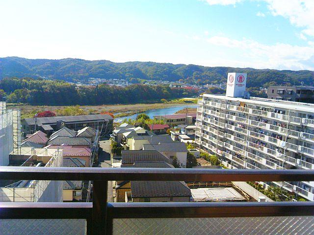 View photos from the dwelling unit. View from the site (November 2013) Shooting