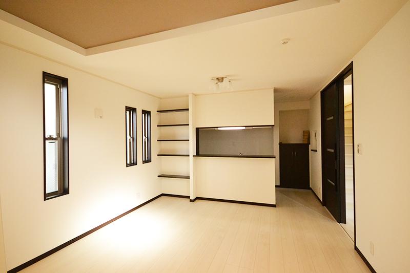 Living. 1 Building Living (2013 November shooting) 15.5 Pledge of living is Trey ceilings accent. Is a warm floor heating with! 