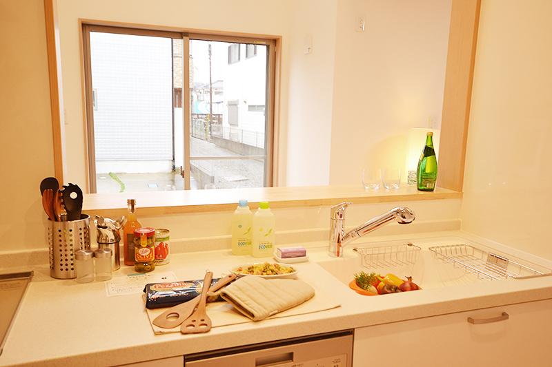 Kitchen. 12 Building In the kitchen plenty of work space, Cooking easy kitchen. Sink even larger, Washing products is also a breeze! 