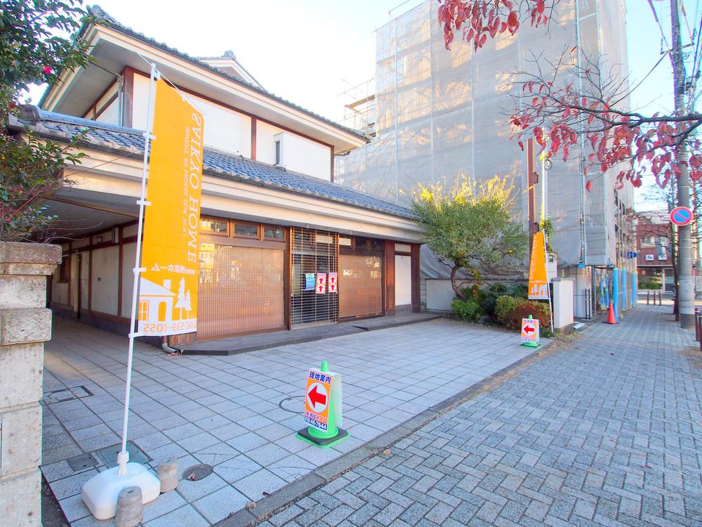 Local photos, including front road. 2013 November shooting