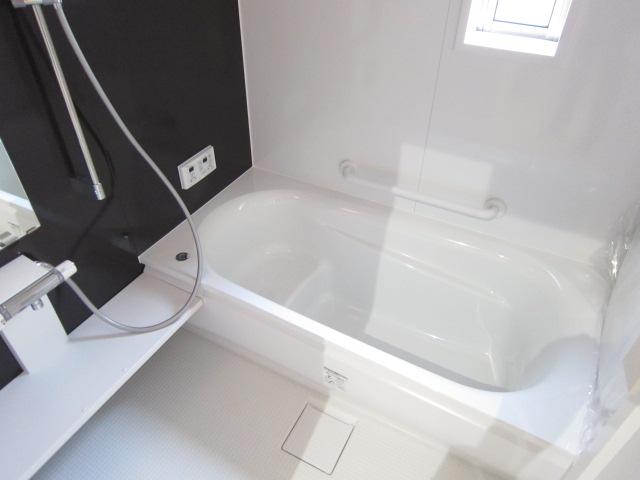 Bathroom. Indoor (12 May 2013) Shooting