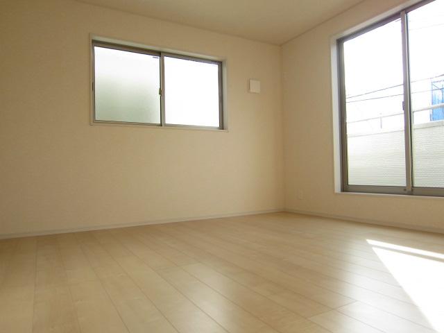 Non-living room. Indoor (12 May 2013) Shooting