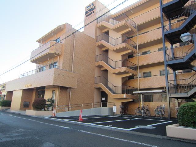 Local appearance photo. Local (11 May 2013) Shooting