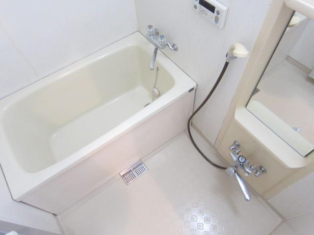 Bathroom. Indoor (11 May 2013) Shooting