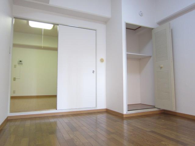 Receipt. Indoor (11 May 2013) Shooting