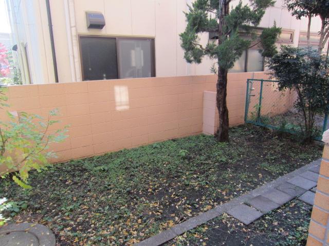 Garden. Local (11 May 2013) Shooting