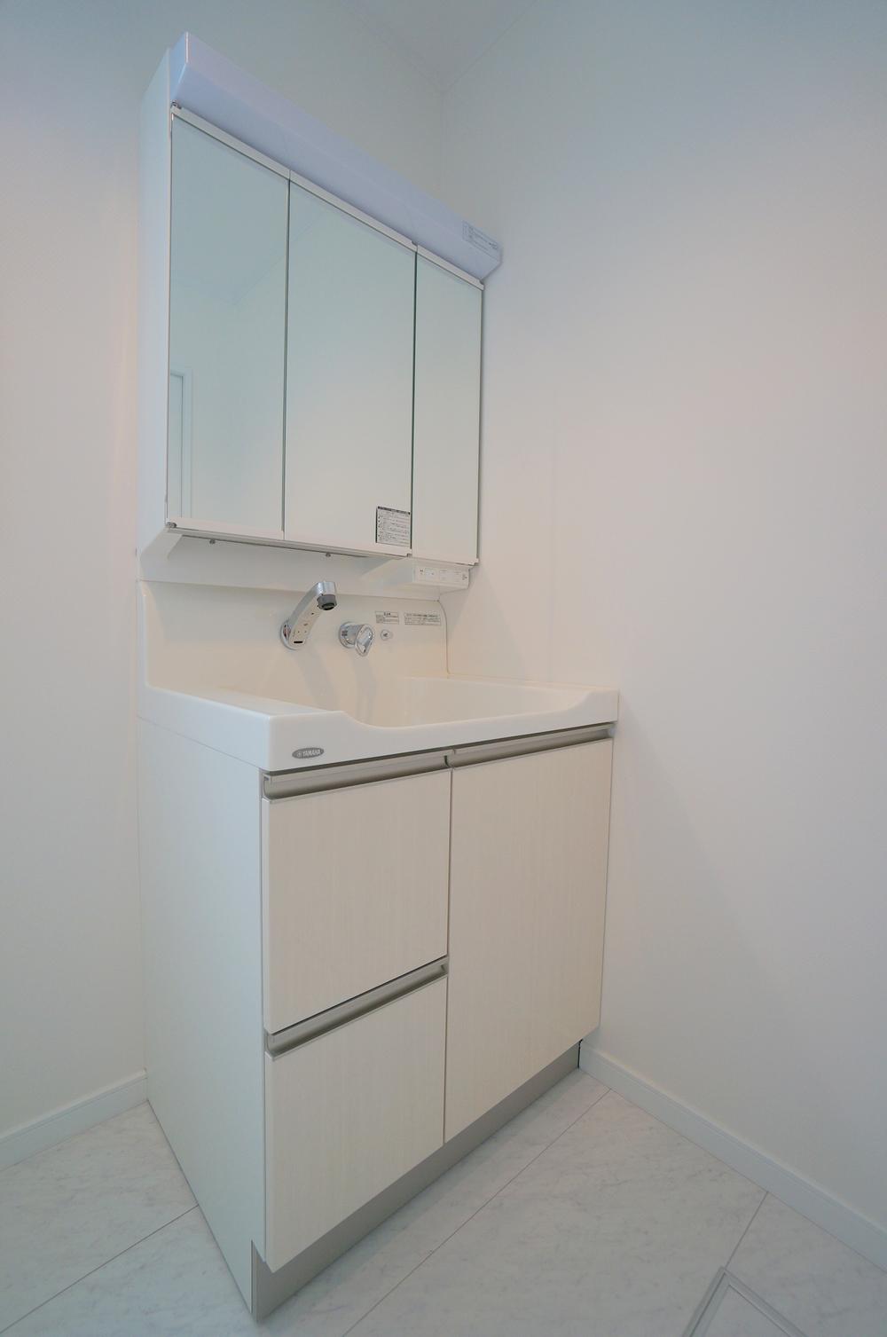 Bathroom. Wash basin