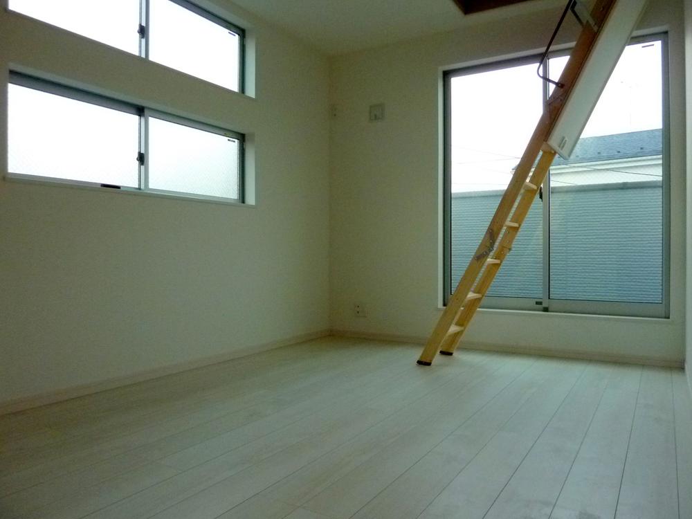 Other introspection. Western style room