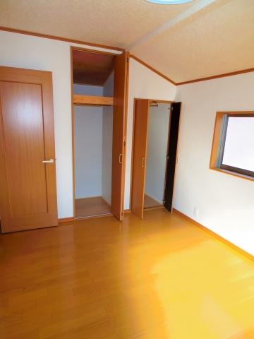 Non-living room. Second floor 6 Pledge Western-style