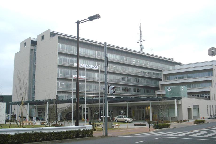 Government office. Ome 1348m to city hall