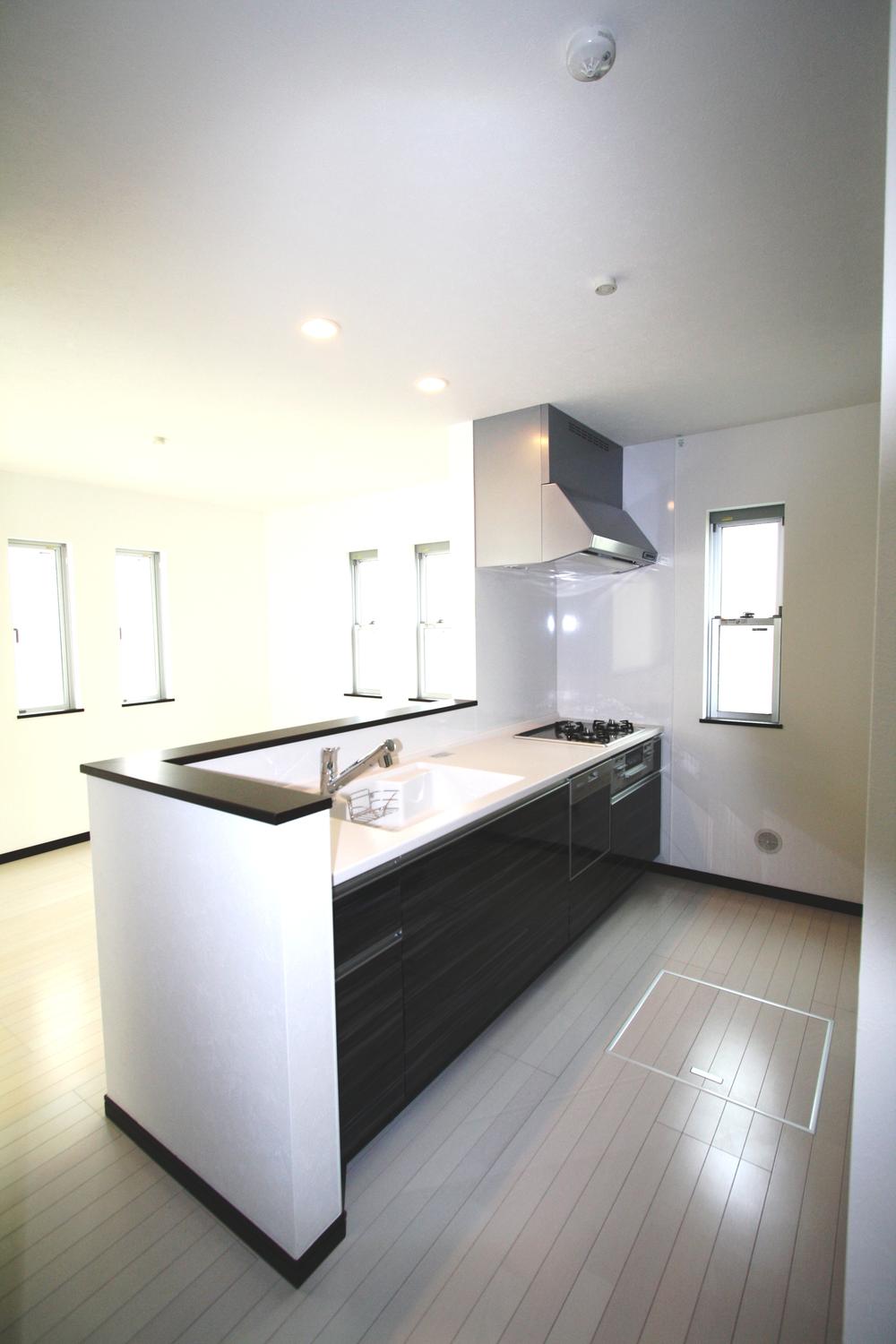 Kitchen. Local (April 2013) Shooting