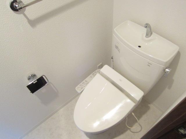 Toilet. Indoor (June 2013) Shooting